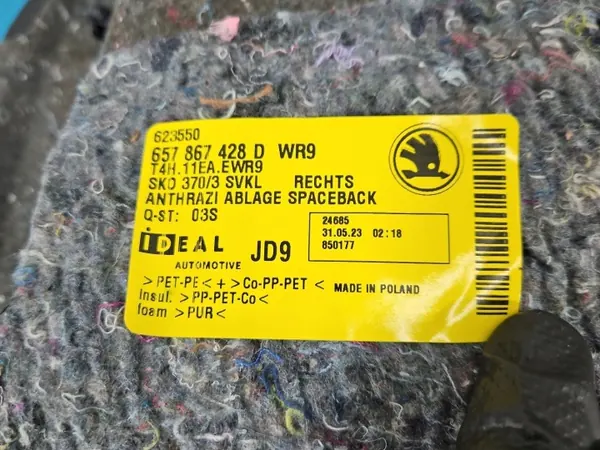 OEM 657867428D Tapicería Maletero Derecho Skoda Scala 2019- image 3
