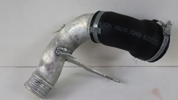 Volvo V40 II Intercooler-rör OEM 31319795, 31293929 image 4