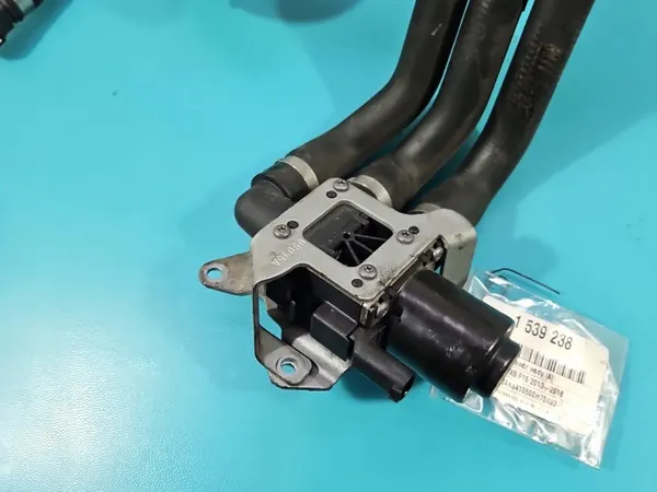 BMW Vattenventil OEM 8572123 X5 F15 image 5