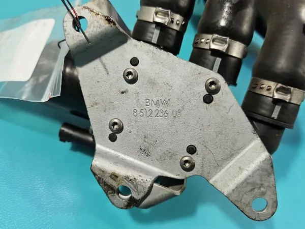 BMW Vattenventil OEM 8572123 X5 F15 image 8