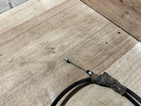 BMW X5 E53 Motorhuvsläpp Kabel + Handtag image 3