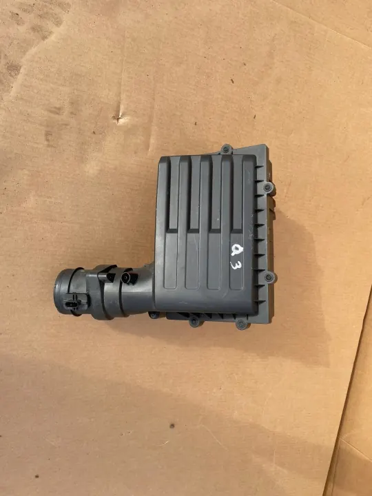 Audi Q3 Ilmansuodinkotelo OEM 5Q0129607AA 2.0 TDI image 2