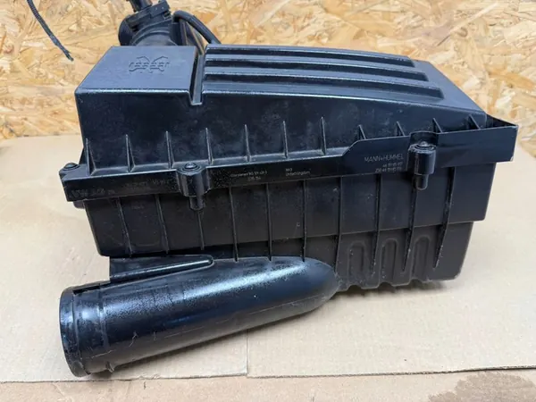 AUDI A3 8P Ilmansuodattimen Kotelo 2003-2012 image 2