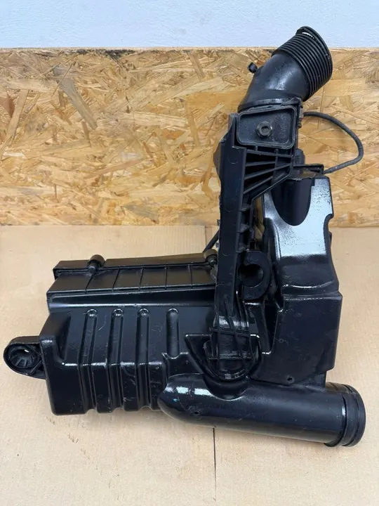 AUDI A3 8P Ilmansuodattimen Kotelo 2003-2012 image 3