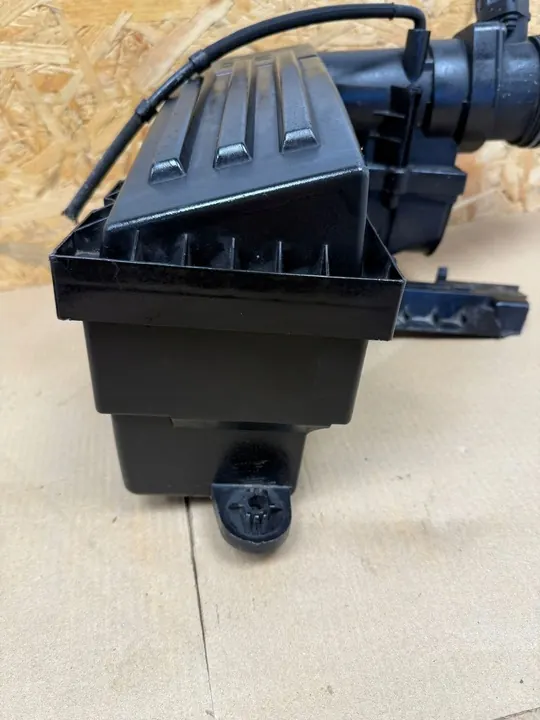 AUDI A3 8P Ilmansuodattimen Kotelo 2003-2012 image 4