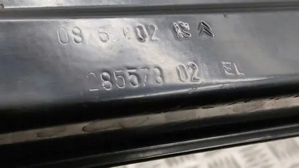 Peugeot skjutdörrs underräls OEM 28557302G image 5
