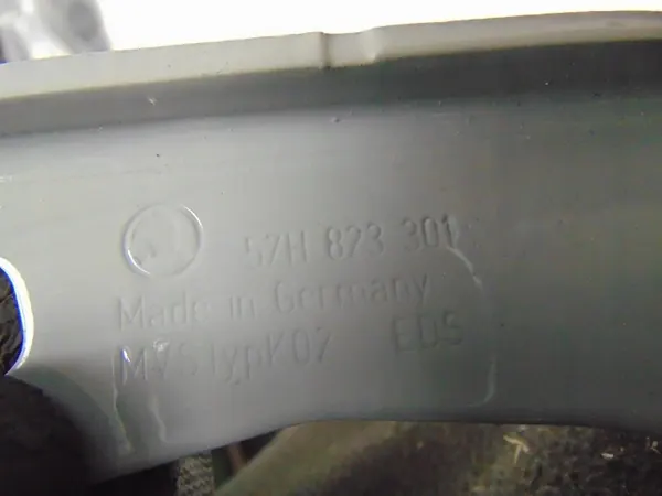 Charnière de coffre OEM 3J0881375C - Pièce Skoda OE image 6