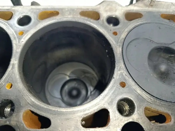 VW T4 2.5 TDI ACV Motorblock & Kolben - Gebraucht image 6