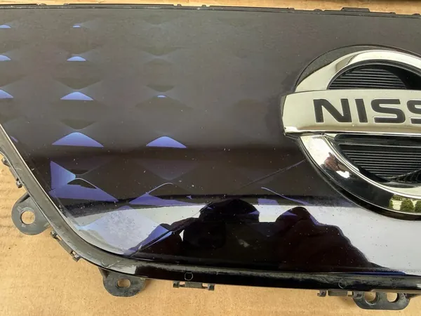 Nissan Leaf II 2017- Grill Front Cover OEM image 7