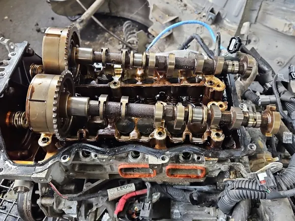 Kit de culasse OEM B4DE411 pour Dacia Sandero II image 8