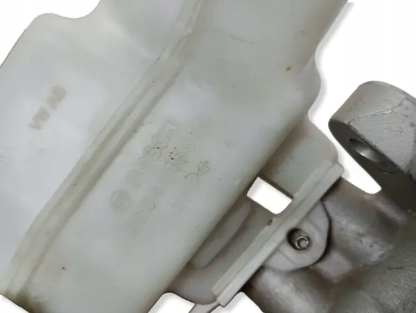 Réservoir de pompe de frein OEM 0204845360 pour VW Passat B8 image 3