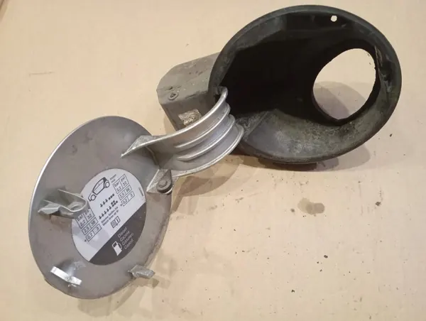 Polttoainetäyttötulppa OEM YGM1811 Smart ForFour I 454 image 4