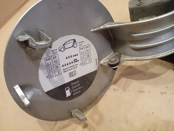 Polttoainetäyttötulppa OEM YGM1811 Smart ForFour I 454 image 6