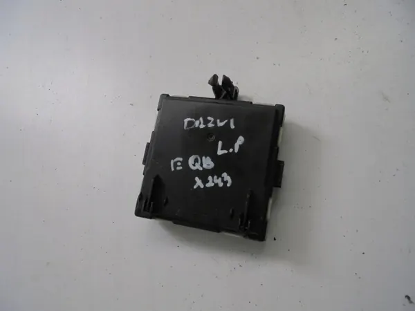 Module de porte avant gauche OEM A1779007316 Mercedes EQB image 3