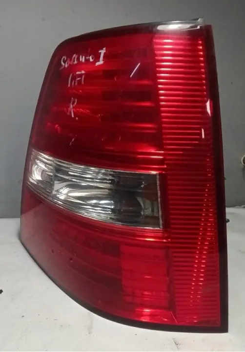KIA SORENTO I LIFT Luz Trasera Izquierda 924-3E5 image 4