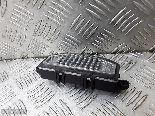 Verwarmingsweerstand Relais BMW X1 F48 F49 2018 image 5