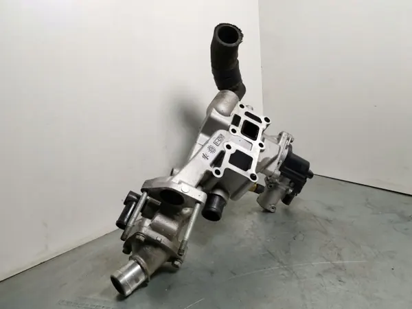 Válvula EGR Hyundai OEM 10B220415 - Usada image 3