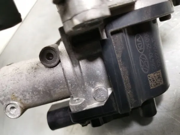 Válvula EGR Hyundai OEM 10B220415 - Usada image 4