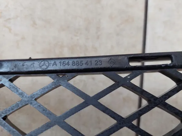 Rejilla de Parachoques - Centro - Mercedes ML W164 Lift image 9