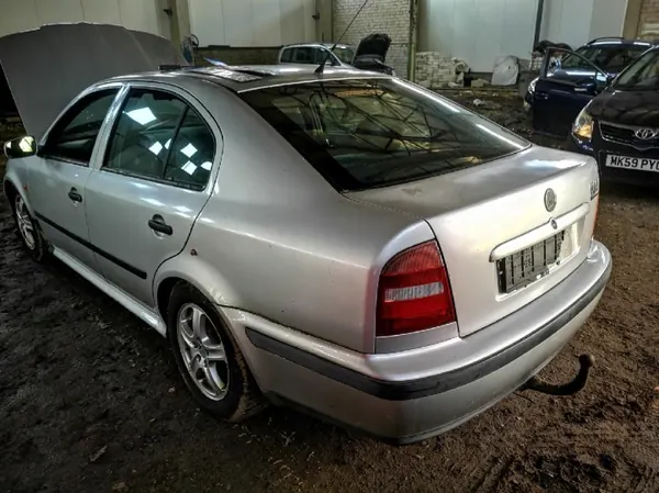 Öljypumppu OEM 06A115105 Skoda Octavia 1.9L image 8