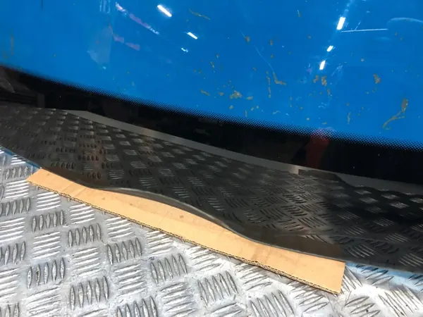 W210 Frontscheibe OEM - Blaue Tönung Gebraucht image 5