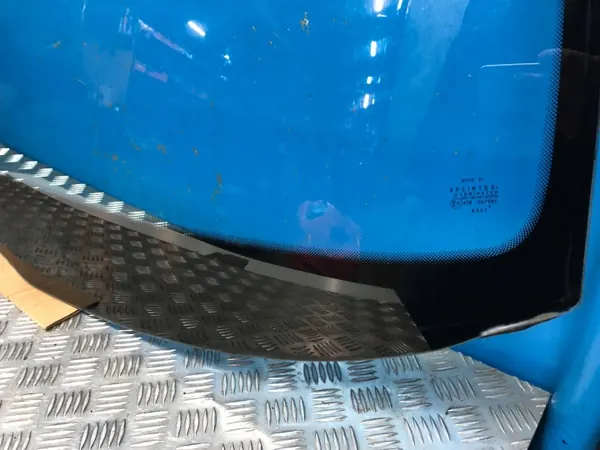 W210 Frontscheibe OEM - Blaue Tönung Gebraucht image 6
