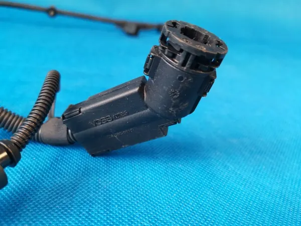 OEM 3Q0131983L AdBlue-letku Takaosa VW Passat B8 image 3