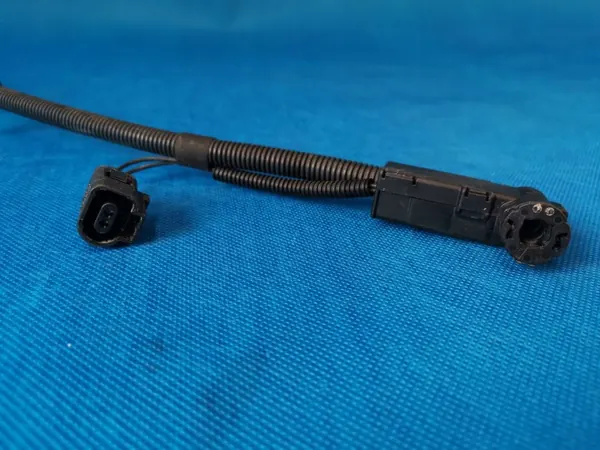 OEM 3Q0131983L AdBlue-letku Takaosa VW Passat B8 image 5