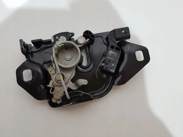 TESLA 3 Y Motorhuv Lock 1500397-00-F OEM image 2