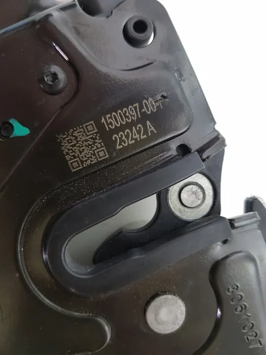 TESLA 3 Y Motorhuv Lock 1500397-00-F OEM image 3