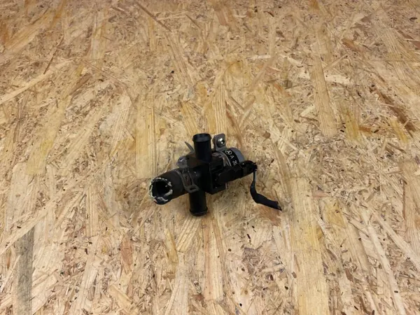 Vattenvärmarventil OEM A2059063401 för Mercedes W205 image 7