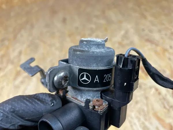 Vattenvärmarventil OEM A2059063401 för Mercedes W205 image 9