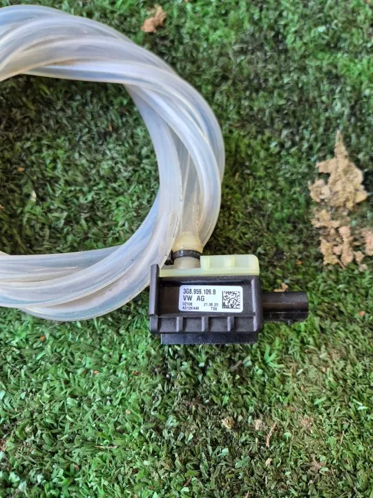 Fußgängerschutz-Aufprallsensor OEM 3G8959109B image 2