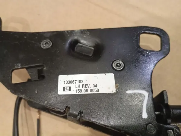 Katto lukko vasen OEM 133067102 Opel Astra H Cabriolle image 5