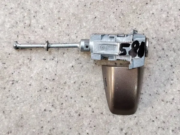 Capuchon de serrure OEM 806471638R29 Renault Clio V image 3