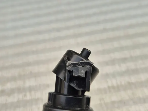 KIA SORENTO III 15- Rechter Spuitmond 98672C5000 image 5