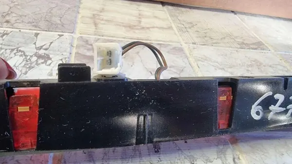 Luz de Travão Fiat Croma II OEM 00517750180 image 6