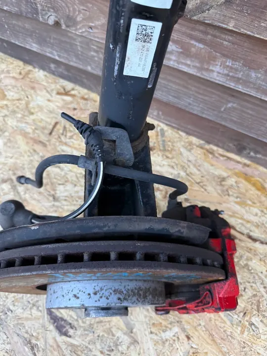 VW TIGUAN 15r McPherson Destro Anteriore Snodo 5N0413031AA image 3