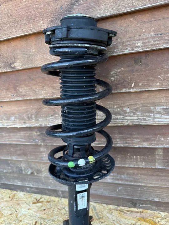 VW TIGUAN 15r McPherson Destro Anteriore Snodo 5N0413031AA image 5