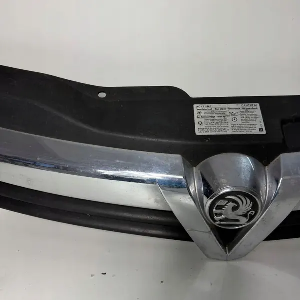 Opel Astra H Kühlergrill OEM JPF13108471 image 3