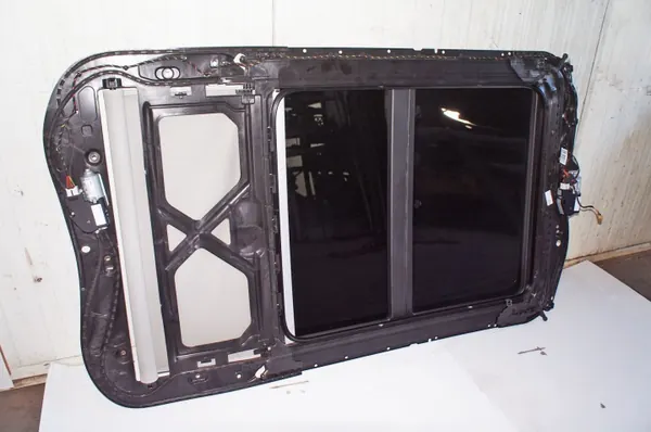 UF321 Audi A6 C7 Taklucka OEM 4G9877041B 8V3959591 image 3