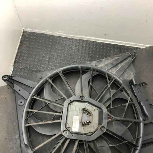 Volvo Fläkt OEM 30645719 för XC90 I - Begagnad image 3