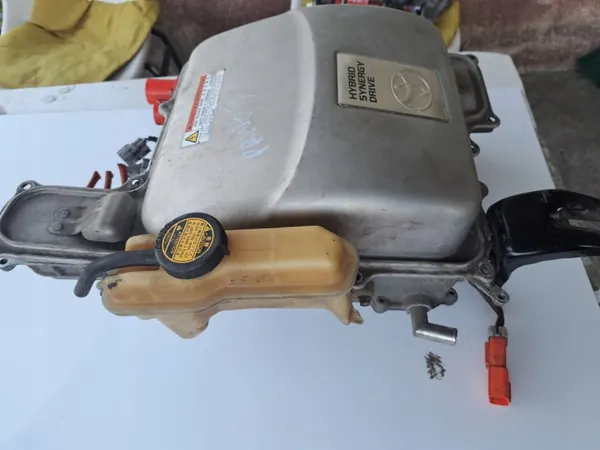 Convertisseur Onduleur Toyota Prius 2 Hybride OEM G9270-47040 image 3