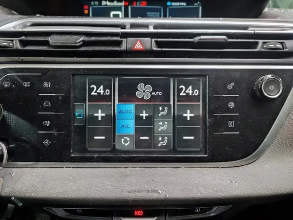 Radionäyttö OEM 9805089780 98011198VV C4 Picasso II:lle image 2