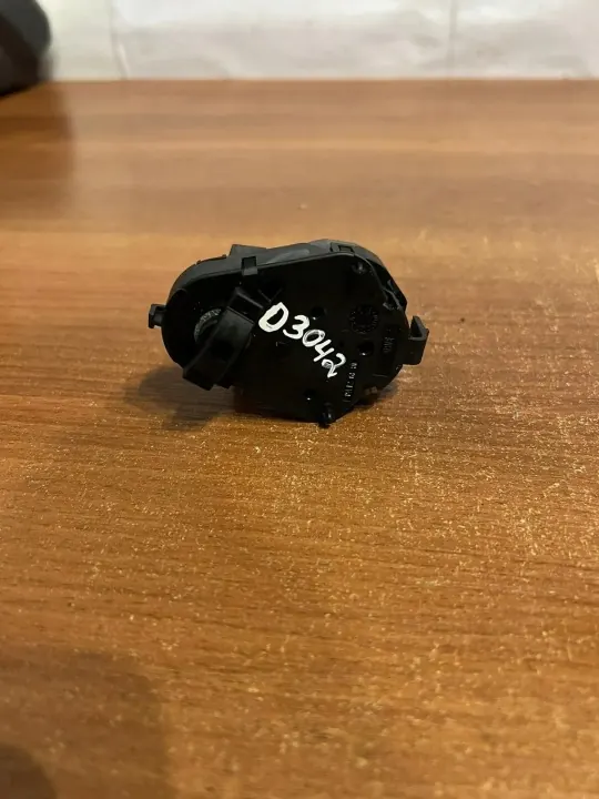 BMW Klapin moottori OEM D3042 5-sarja E60 Diesel image 6
