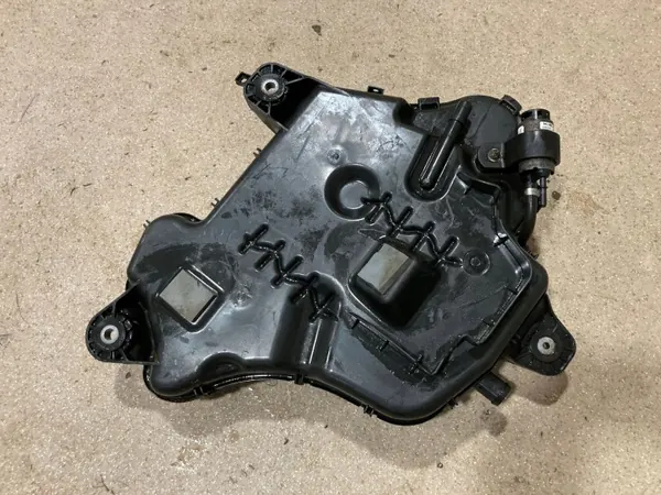 Réservoir AdBlue BMW OEM 7454339 - État Utilisé image 6