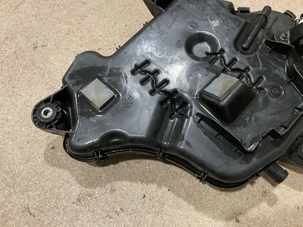 Réservoir AdBlue BMW OEM 7454339 - État Utilisé image 7