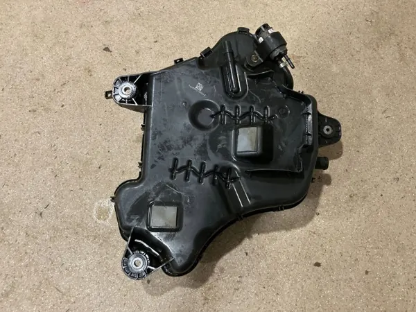 Réservoir AdBlue BMW OEM 7454339 - État Utilisé image 8