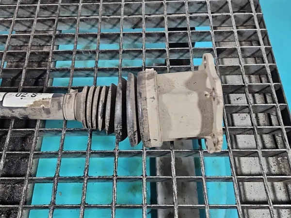 Vänster Framhjulaxel Audi A4 B8 2.7 TDI Automat OEM image 3