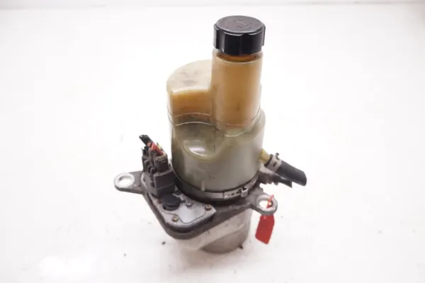 Pompe de direction Volvo OEM 31202520 Occasion image 3